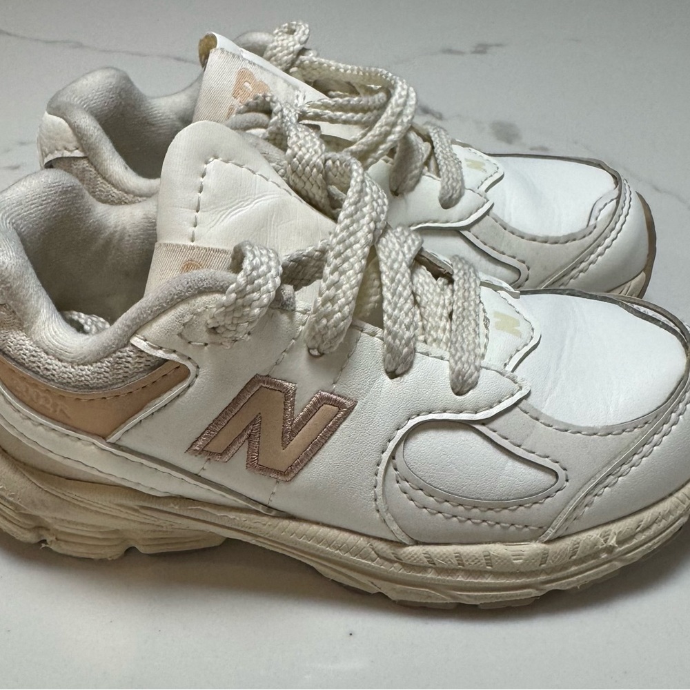 New Balance White and Tan Preschooler Lace-Up Sneakers